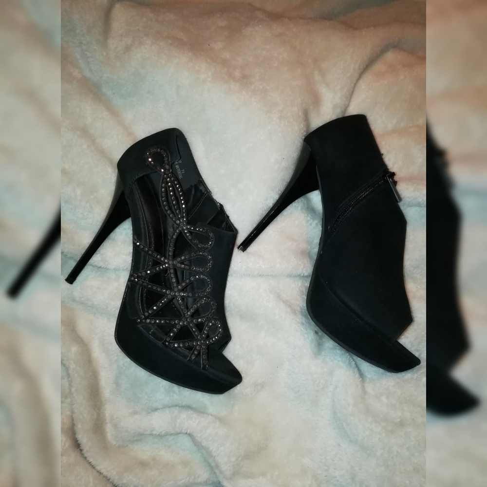 👠ANNE MICHELLE HEELS WITH STUDDED SIDES